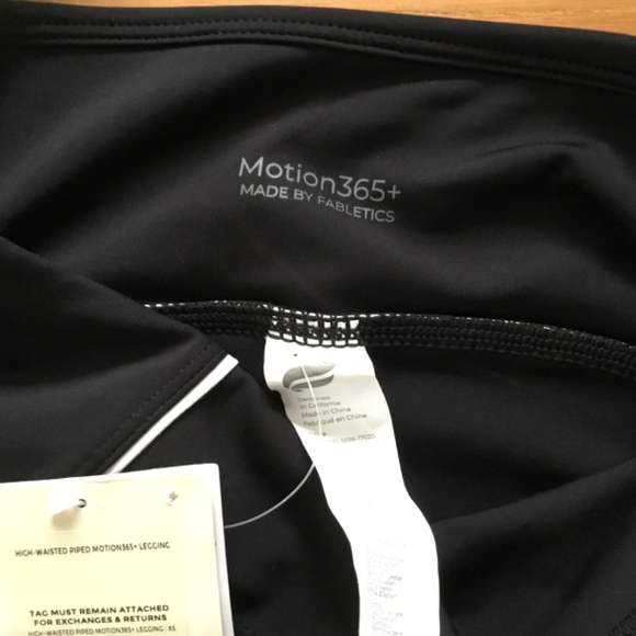 NWT Fabletics High Waisted Piped Black Leggings - Picture 3 of 6